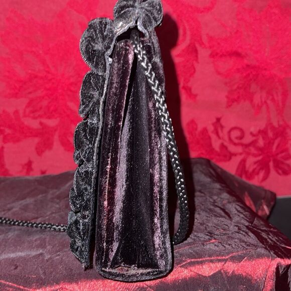 Vintage La Regale Velvet Ruffled Clutch/Shoulder Bag - Picture 5 of 12